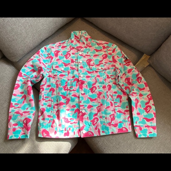 Bape x Levis Full Camo Trucker Jacket - Picture 2 of 7